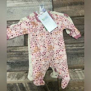 2 pack of Gerber Pajamas—Newborn